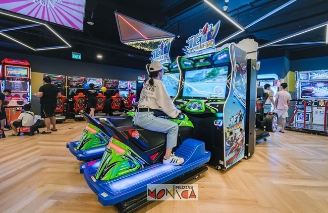 Jetski ou scooter des mers en salle de jeux d arcade